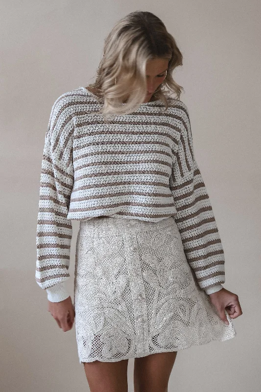 Price Cut Pearl Front Lace Mini Skirt