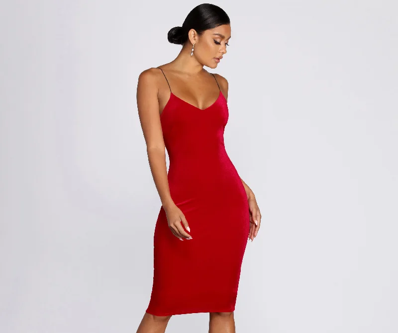 Doorbuster Deal Babe's A Bombshell Velvet Midi Dress